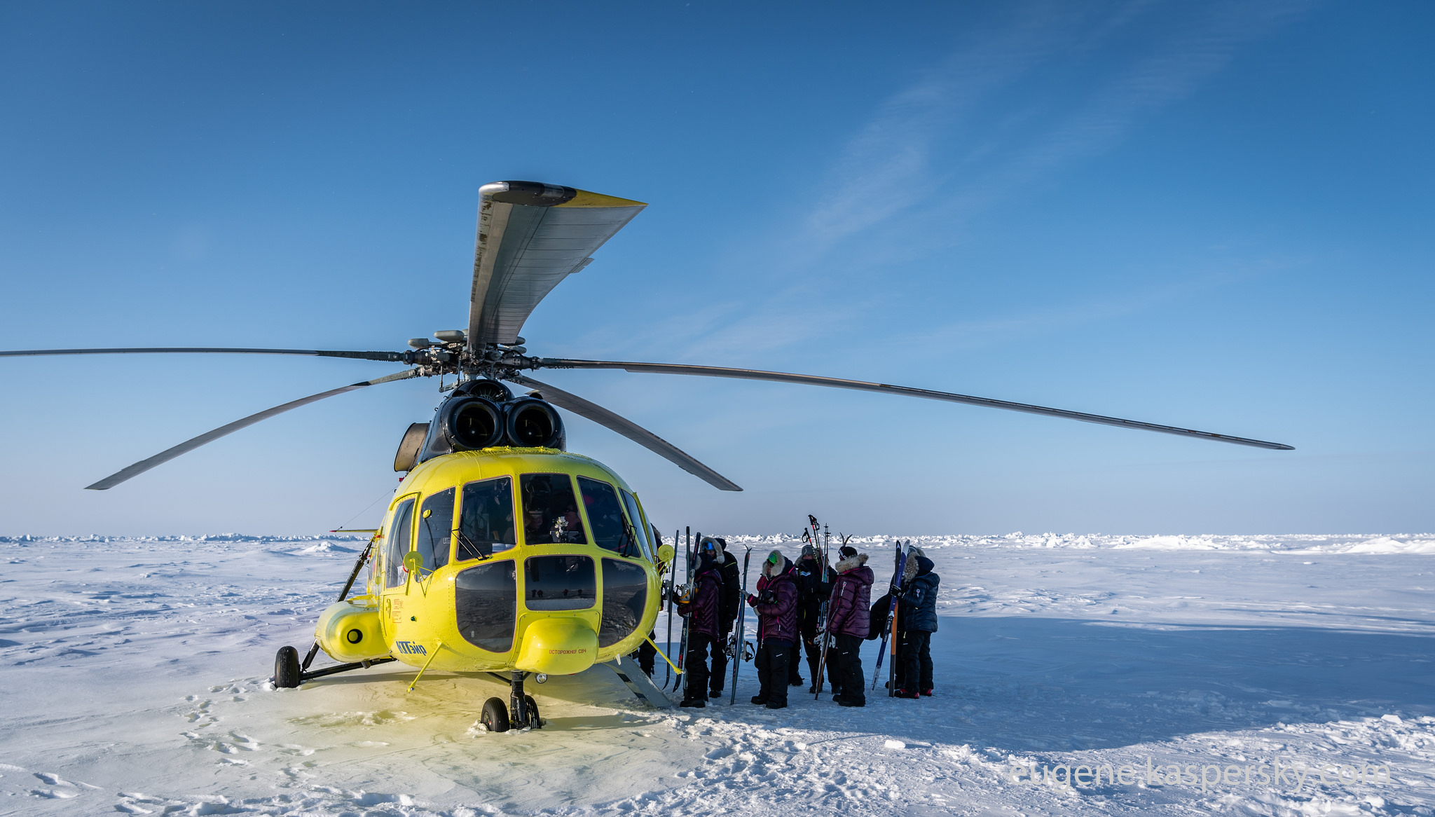 Barneo Camp (North Pole), дрейфующая станция Барнео (Северный Полюс)